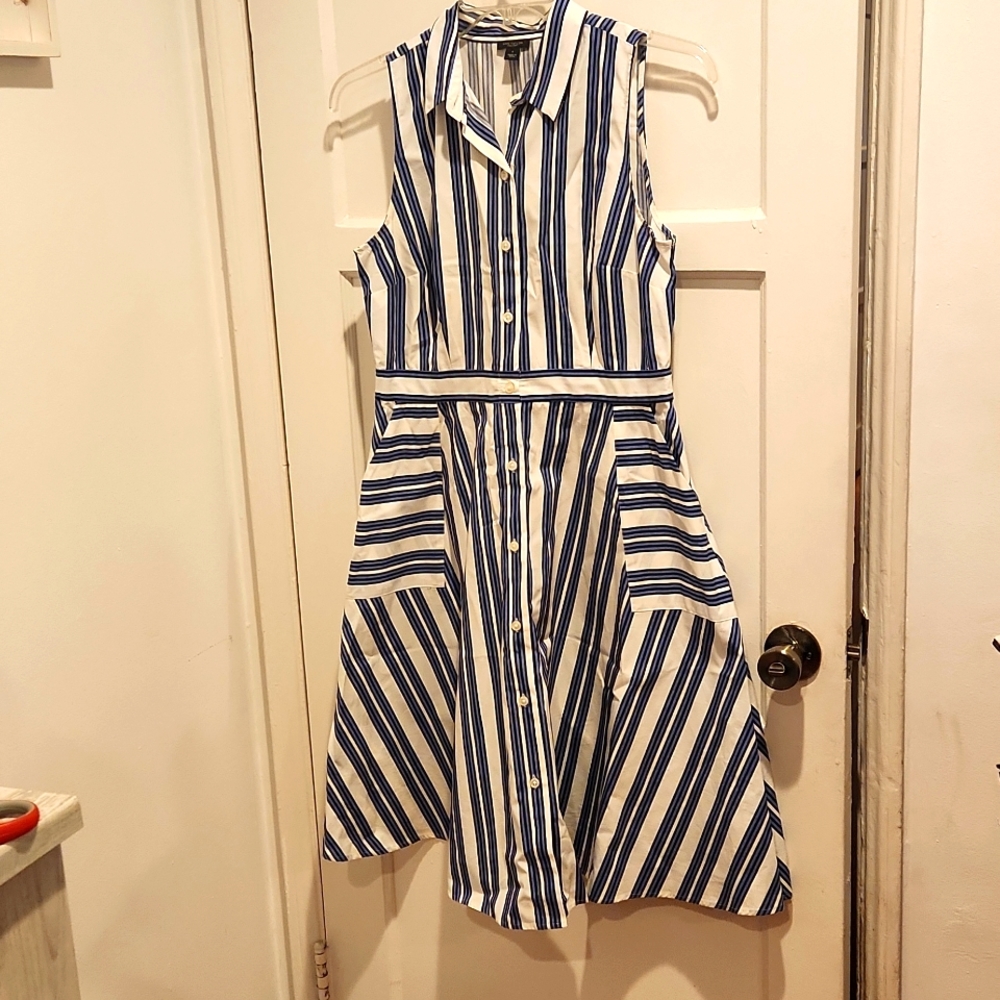 Sleevless dress
